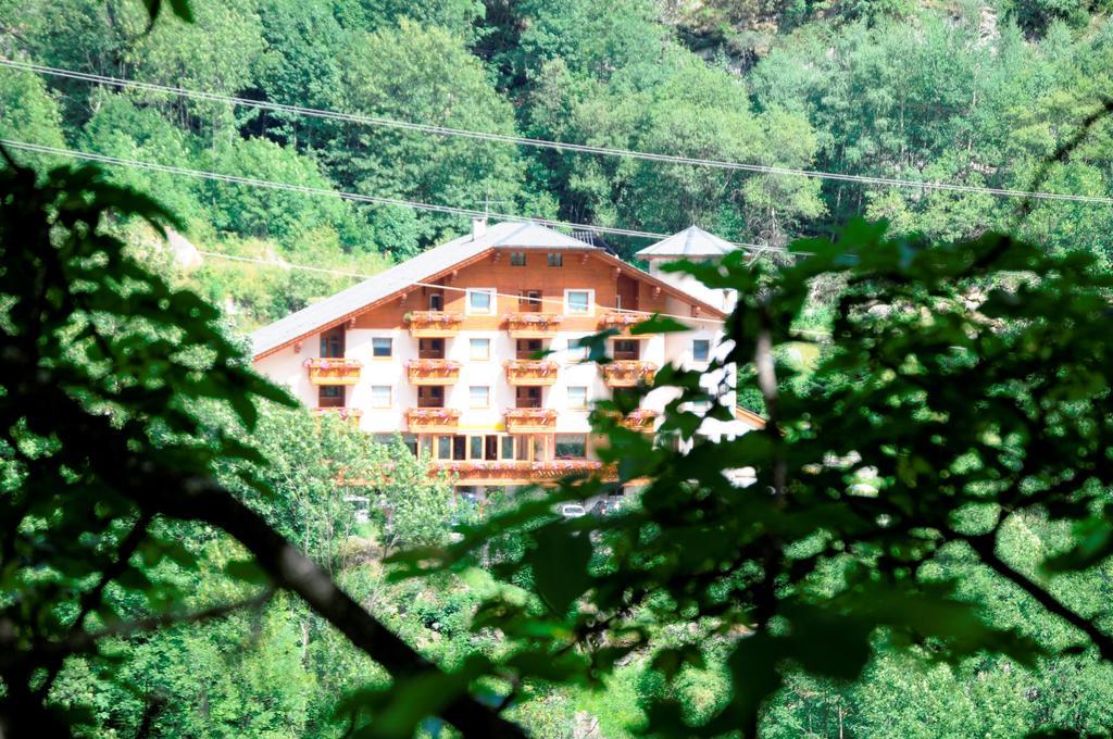 Alps Oriental Wellness Hotel Campodolcino Exterior photo